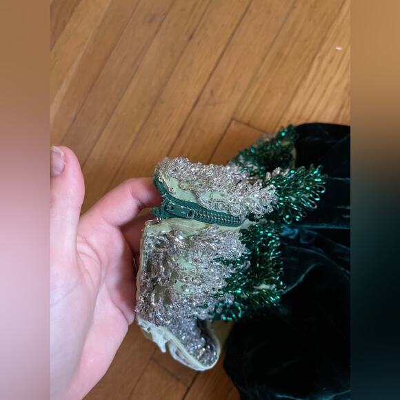 60s Vintage Green Velvet Wiggle Dress with Beaded Bodice - Picture 10 of 12